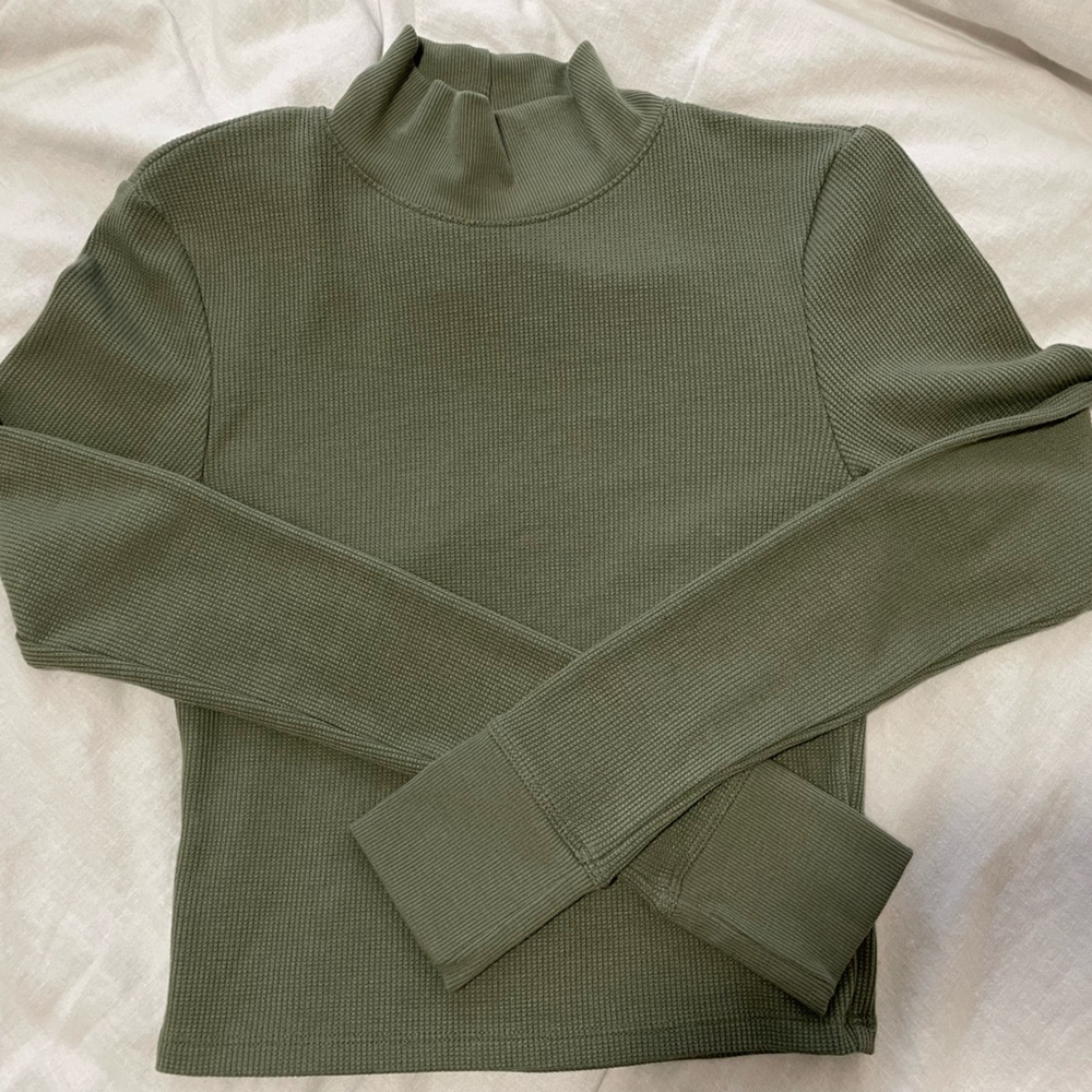 AE Long-Sleeve Cropped Hey Baby Mock Neck Tee
